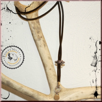 Pfeifenband aus gesäumtem Nappaleder