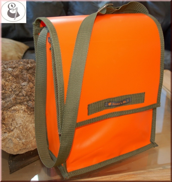 Tasche aus LKW-Plane mit Einschubtasche