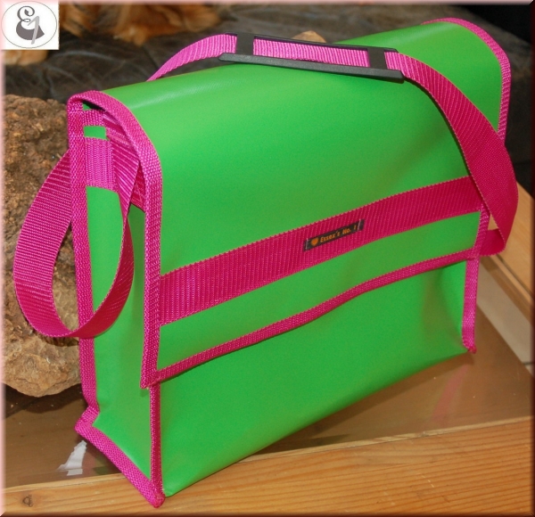 Tasche aus LKW-Plane mit Einschubtasche