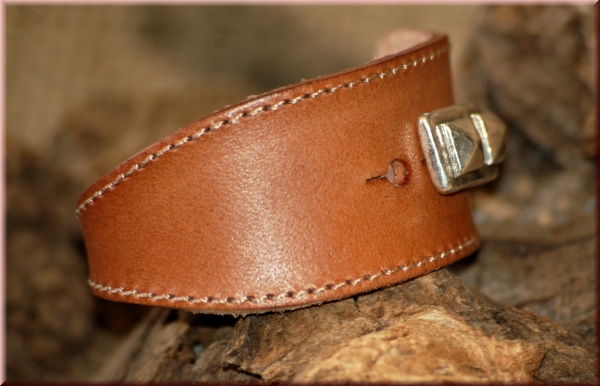 Lederarmband mit Spange